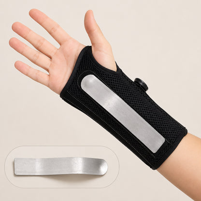 Svart tum- och handledsstöd med vridspänne och avtagbar aluminiumskena.
