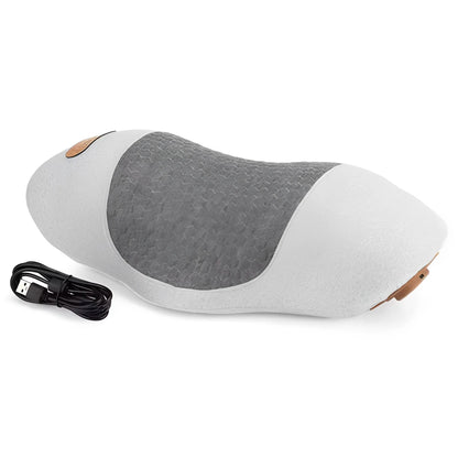 Nackmassagekudde med tillhörande strömkabel på vit bakgrund.