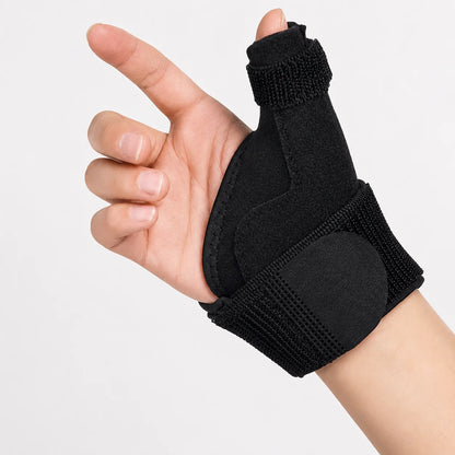 Svart handledsstöd med tumstöd och justerbara remmar