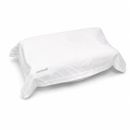 SleepEase örngott till ergonomisk kudde på vit bakgrund