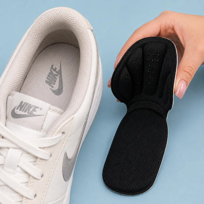 T-formad hälkudde för sneakers som ger stöd, komfort och stötdämpning i hälen.